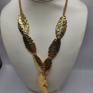 Italian made Bellezza leaf necklace, 18k over bronze.